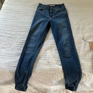 Levi's Women's Dark Blue Skinny Jeans